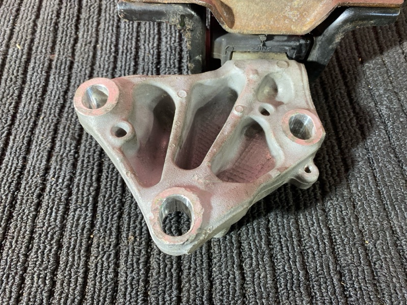 Подушка двигателя, 1500 рублей, Солонцы