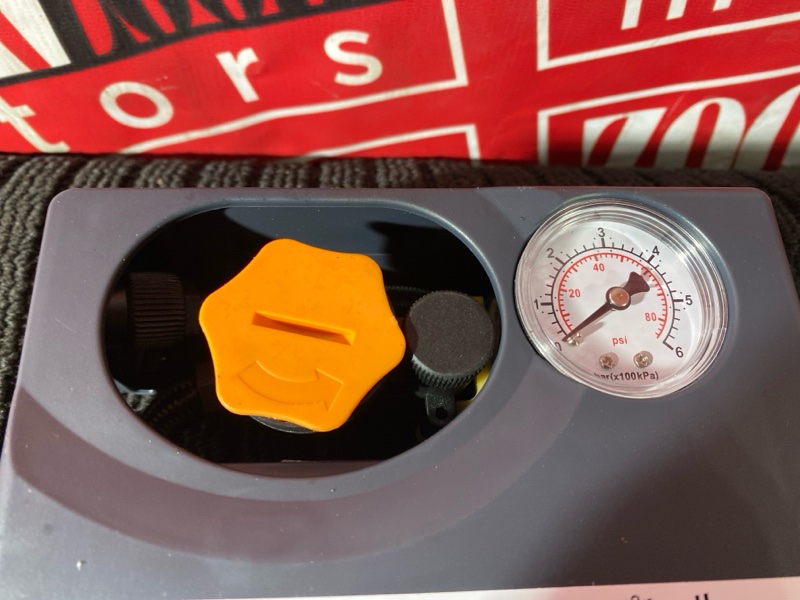 Компрессор подкачки колес, 2400 рублей, Солонцы