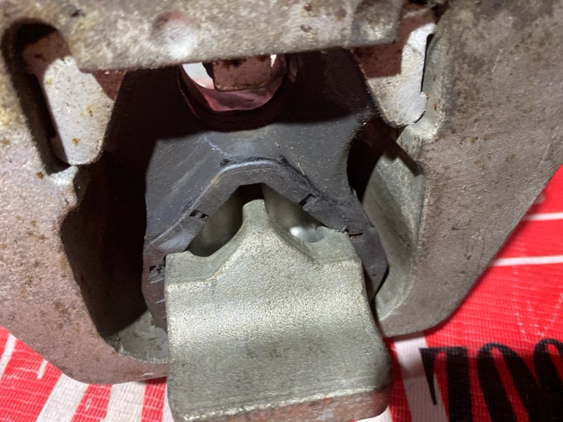 Подушка двигателя, 1500 рублей, Солонцы