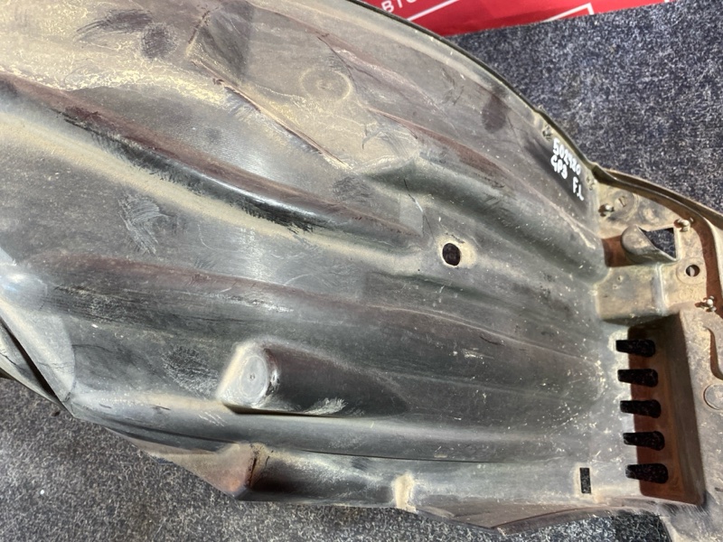 Подкрылок, 2000 рублей, Красноярск