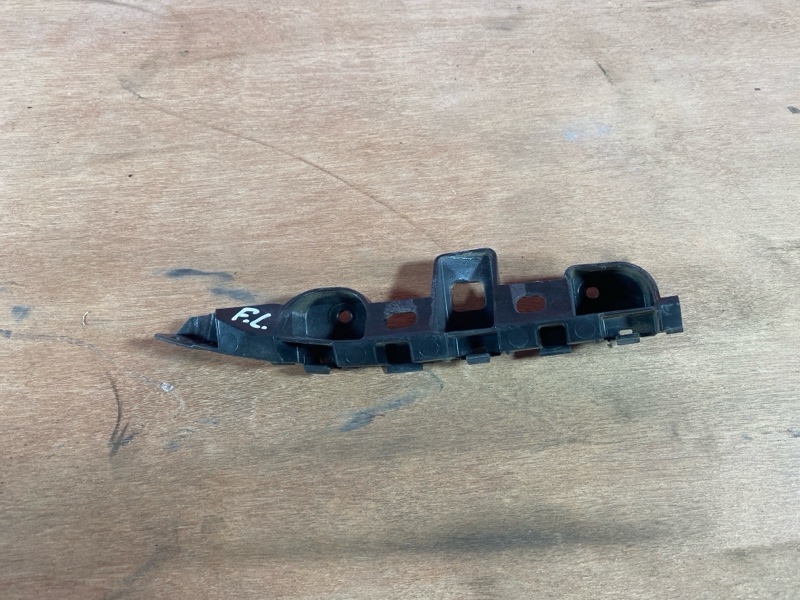 Кронштейн бампера, 500 рублей, Солонцы