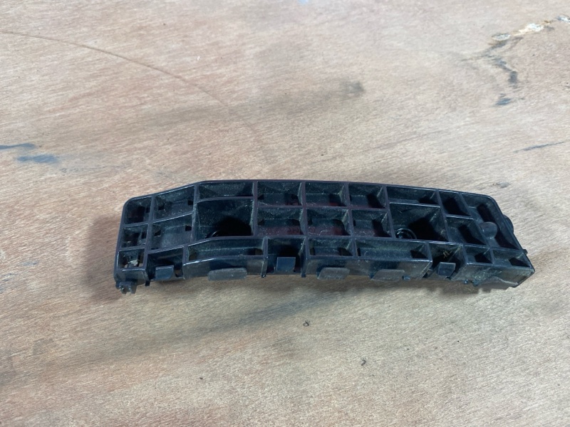 Кронштейн бампера, 2000 рублей, Солонцы