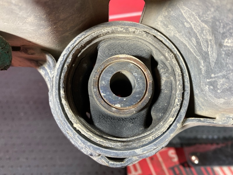 Рычаг подвески нижний, 1000 рублей, Солонцы