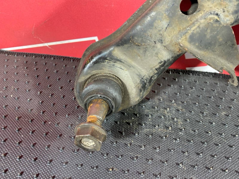 Рычаг подвески нижний, 2000 рублей, Солонцы