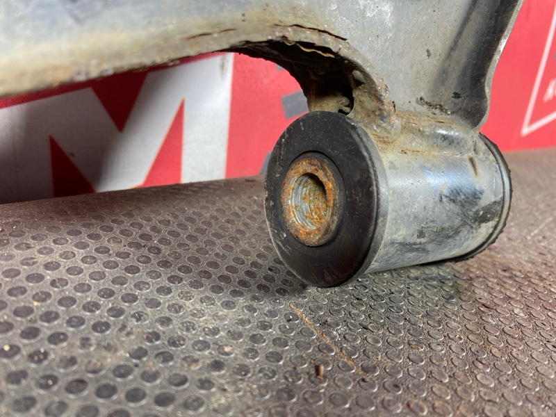 Рычаг подвески нижний, 1000 рублей, Солонцы