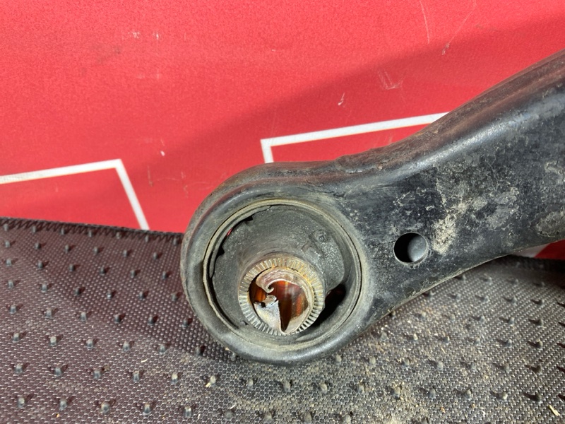 Рычаг подвески нижний, 1000 рублей, Солонцы