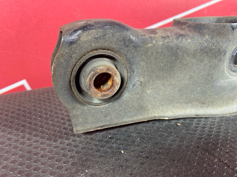 Рычаг подвески нижний, 2000 рублей, Солонцы