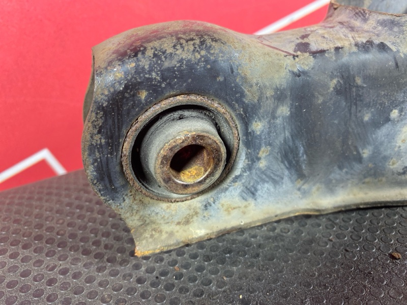 Рычаг подвески нижний, 2000 рублей, Солонцы