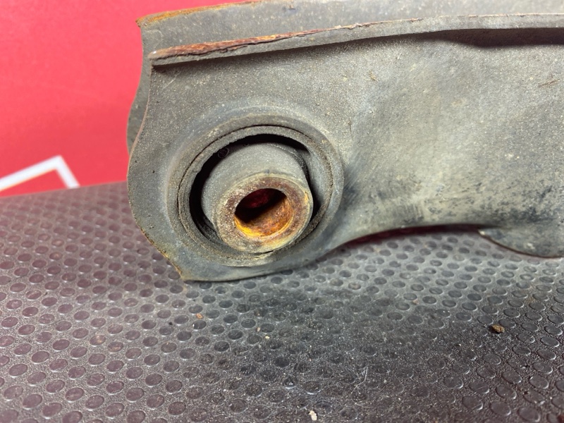 Рычаг подвески нижний, 2000 рублей, Солонцы