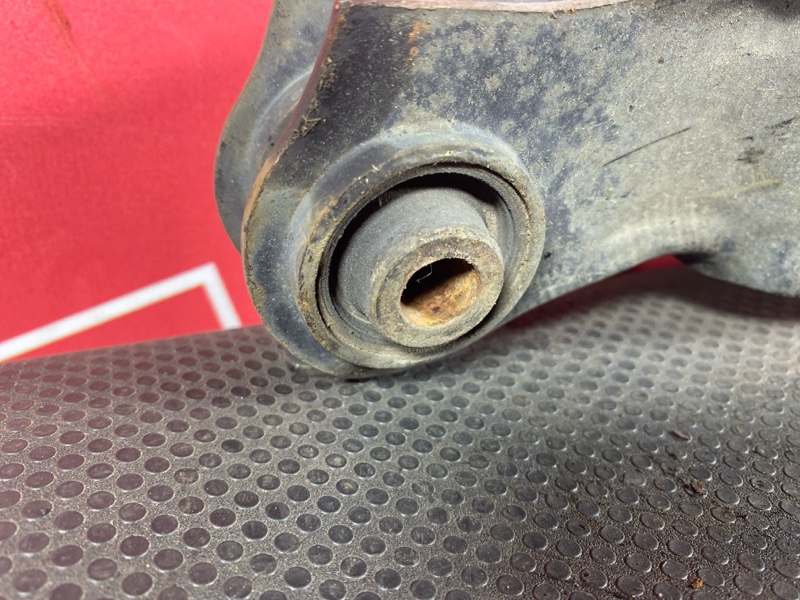 Рычаг подвески нижний, 2000 рублей, Солонцы