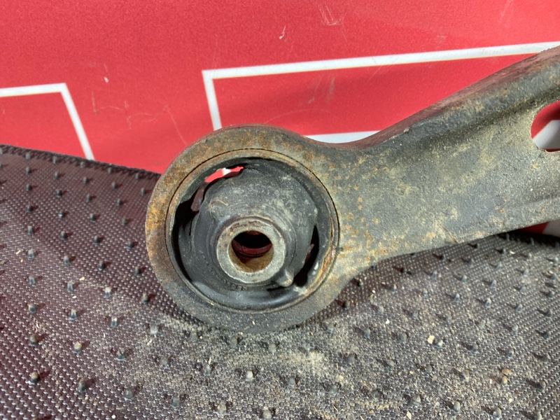 Рычаг подвески нижний, 1000 рублей, Солонцы