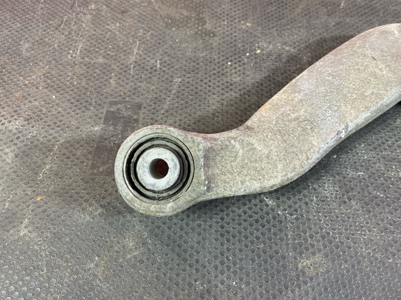 Рычаг подвески верхний, 1000 рублей, Солонцы