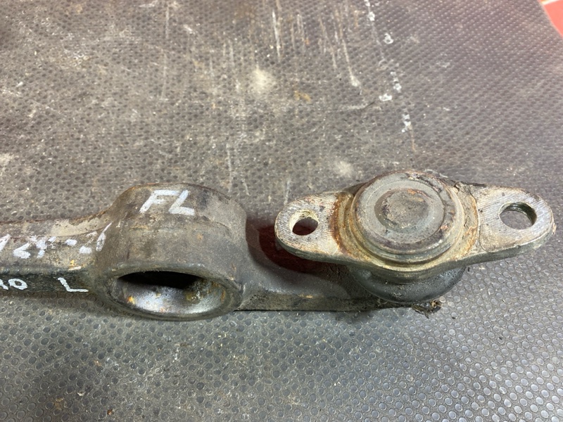 Рычаг подвески нижний, 1000 рублей, Солонцы