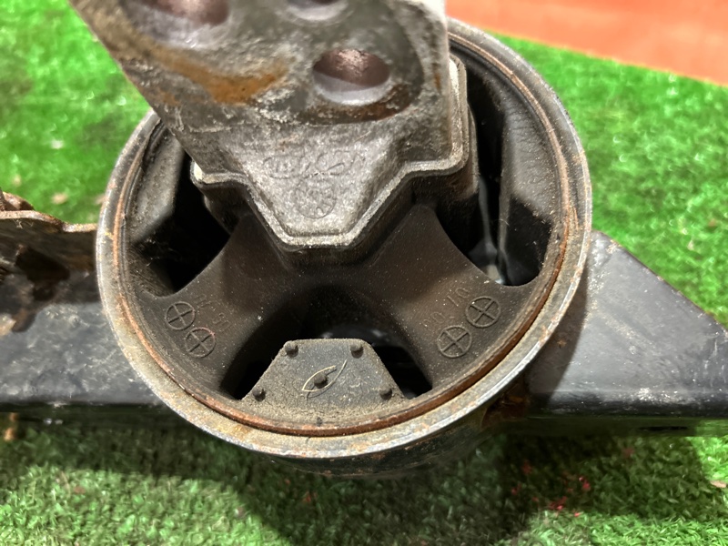 Подушка двигателя, 900 рублей, Красноярск