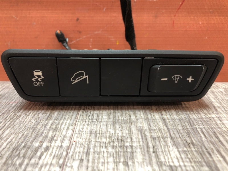 Кнопка курсовой устойчивости, 900 рублей, Красноярск