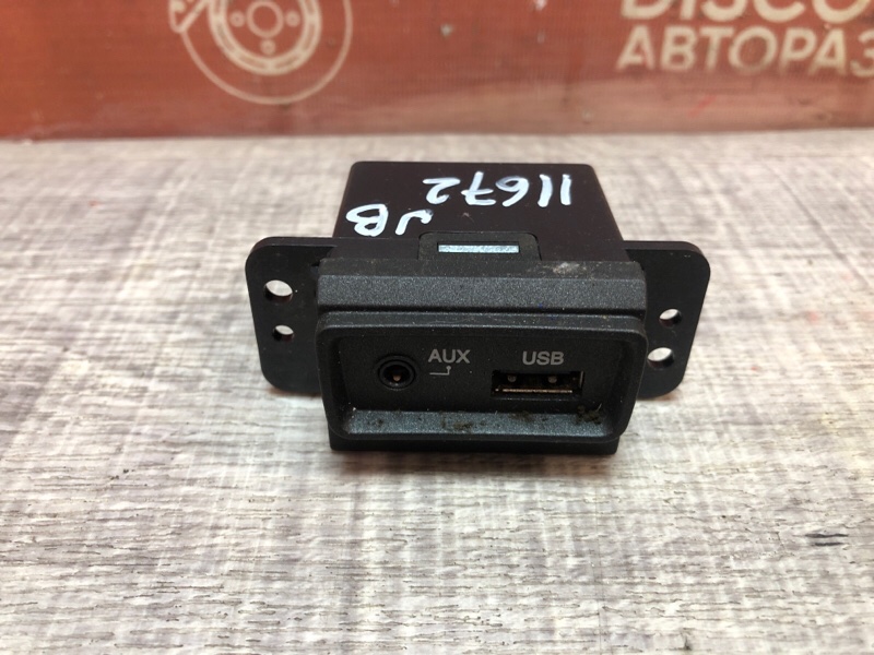 Разъем USB и AUX, 1050 рублей, Красноярск