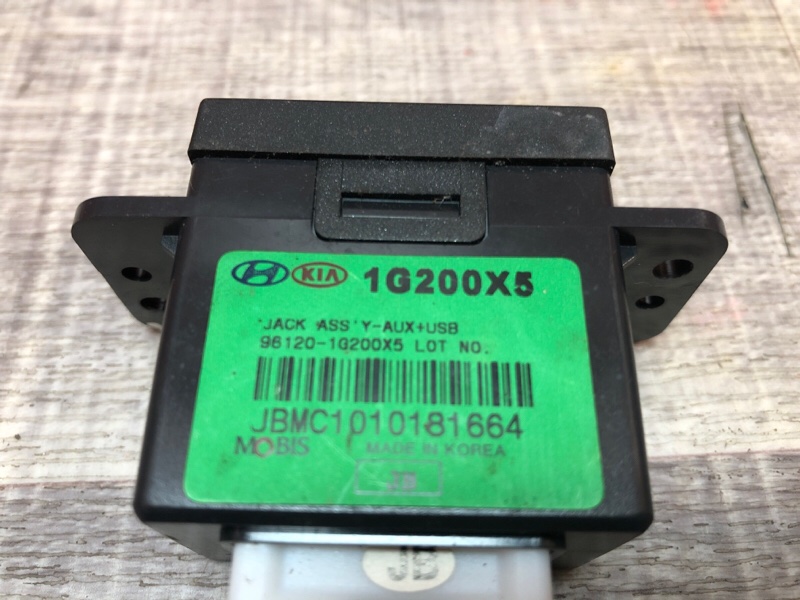 Разъем USB и AUX, 1050 рублей, Красноярск