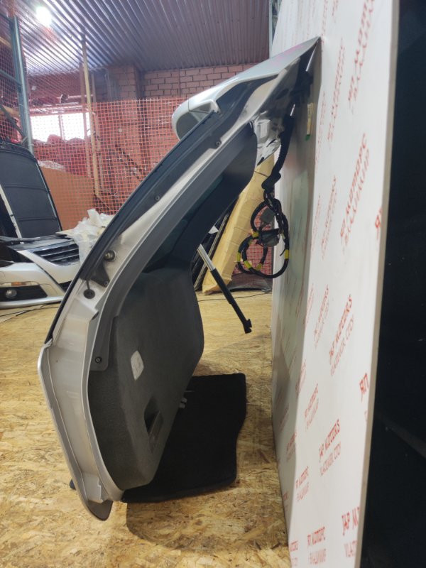 Крышка багажника, 18000 рублей, Владимир