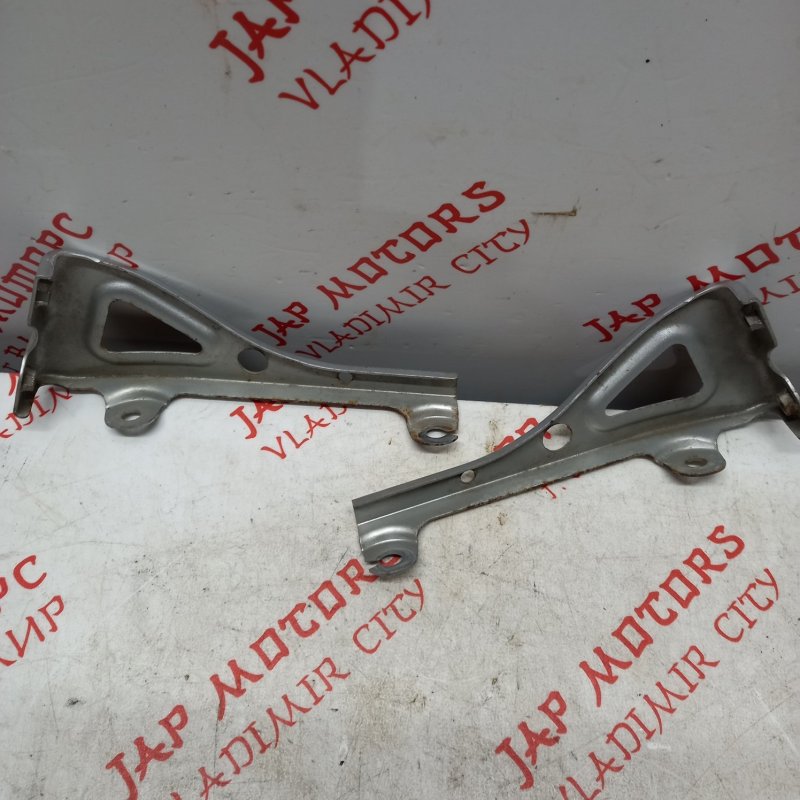 Кронштейн крыла, 1000 рублей, Владимир