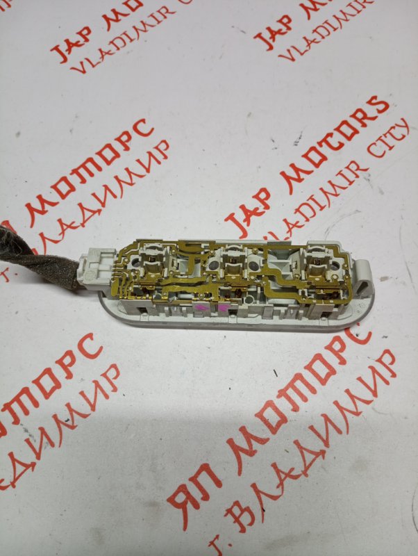 Плафон подсветки салона, 1000 рублей, Владимир