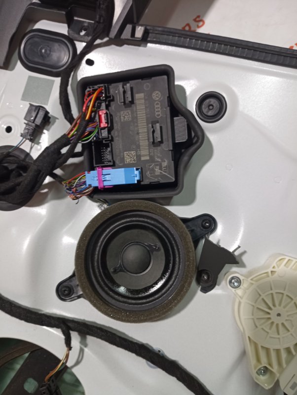 Дверь боковая, 33000 рублей, Владимир