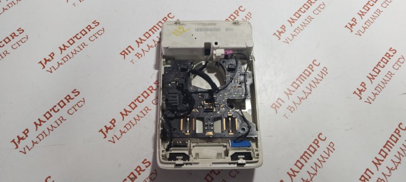 Плафон подсветки салона, 2000 рублей, Владимир