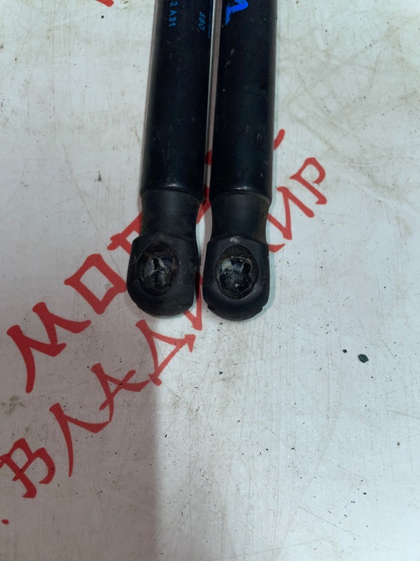 Амортизатор крышки багажника, 1000 рублей, Владимир