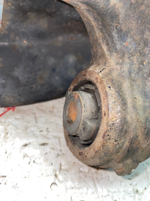 Кулак поворотный, 3000 рублей, Владимир