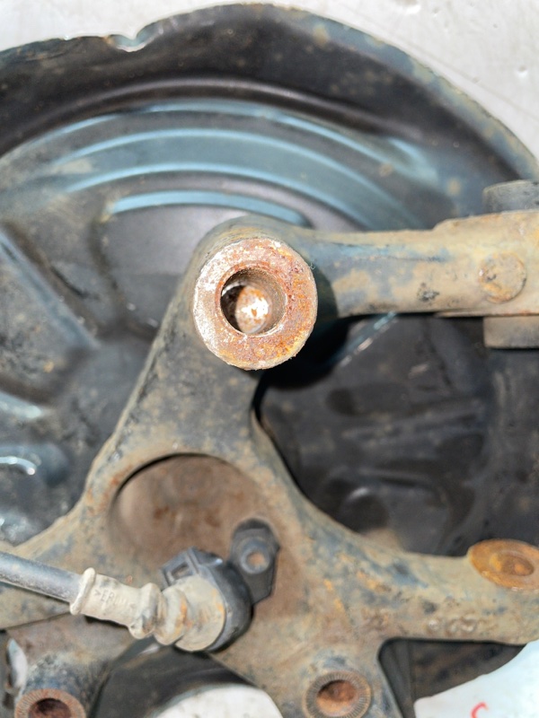 Кулак поворотный, 3500 рублей, Владимир