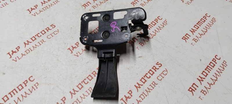 Замок капота, 2000 рублей, Владимир