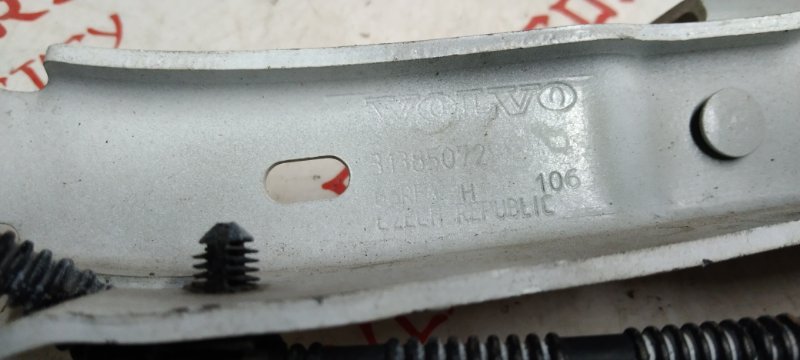 Петля капота, 2000 рублей, Владимир