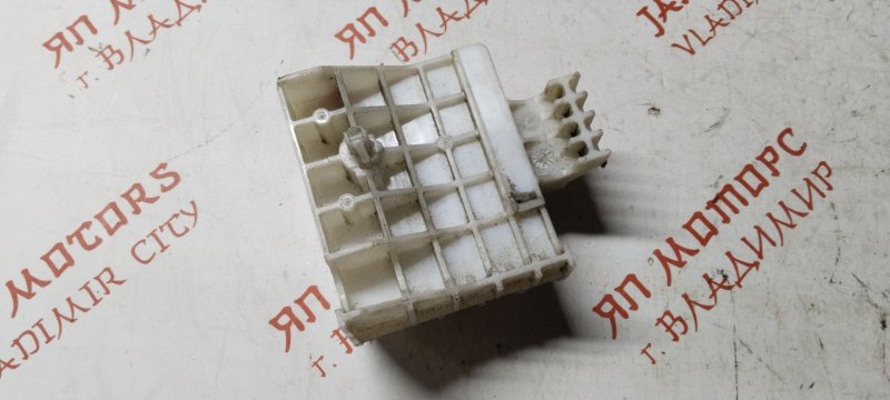 Крепление бампера, 1000 рублей, Владимир