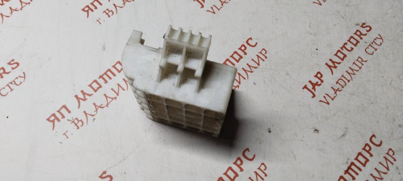 Крепление бампера, 1000 рублей, Владимир