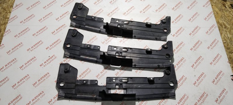 Накладка замка капота, 1000 рублей, Владимир