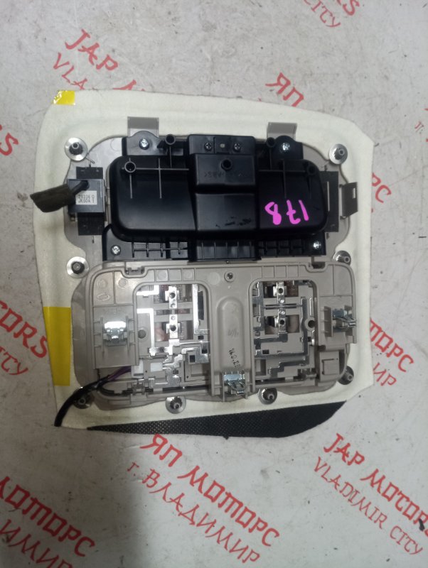 Плафон подсветки салона, 2000 рублей, Владимир