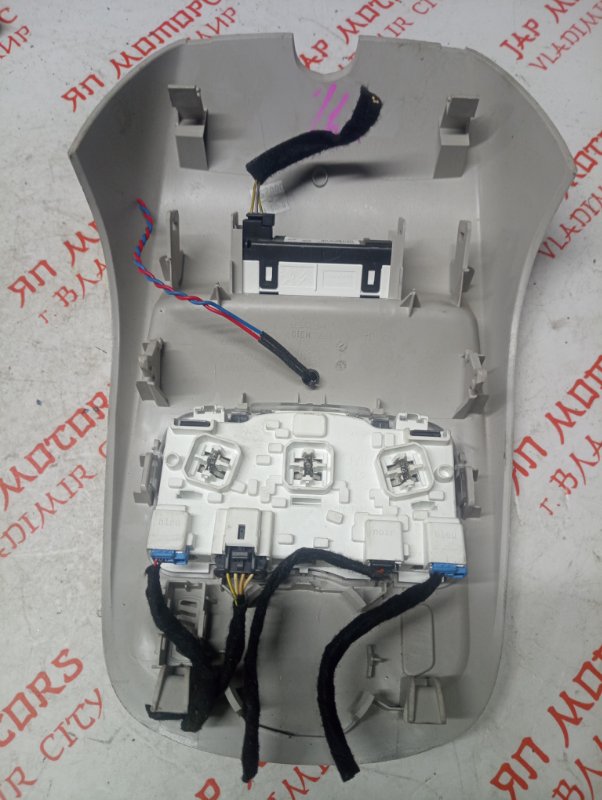 Плафон подсветки салона, 2000 рублей, Владимир