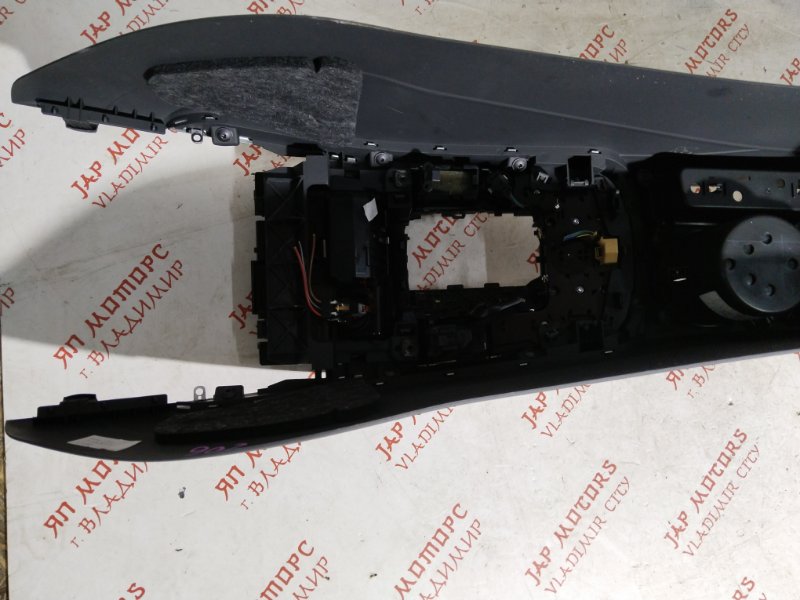 Консоль между сидений, 15000 рублей, Владимир