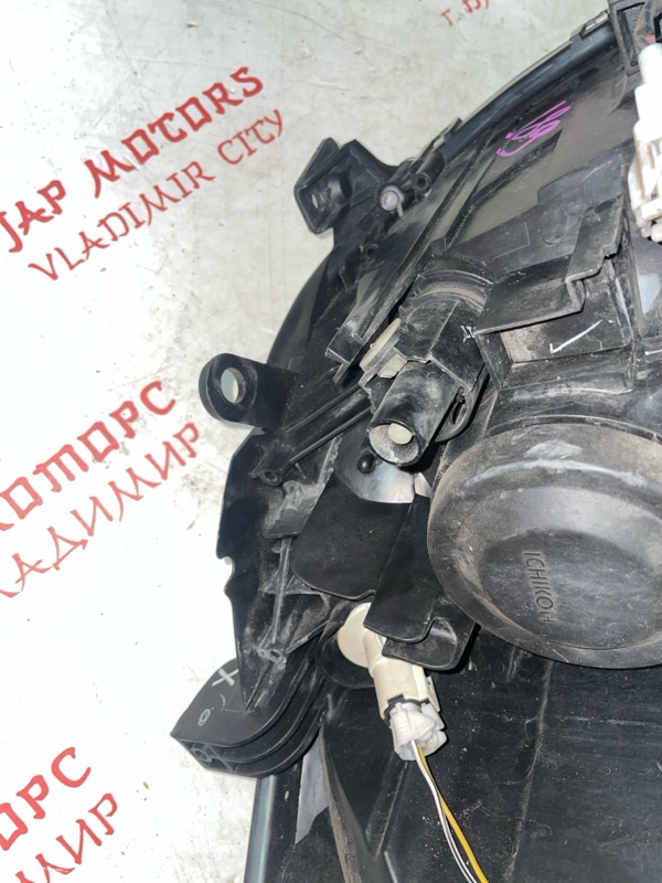 Фара ксеноновая, 13000 рублей, Владимир