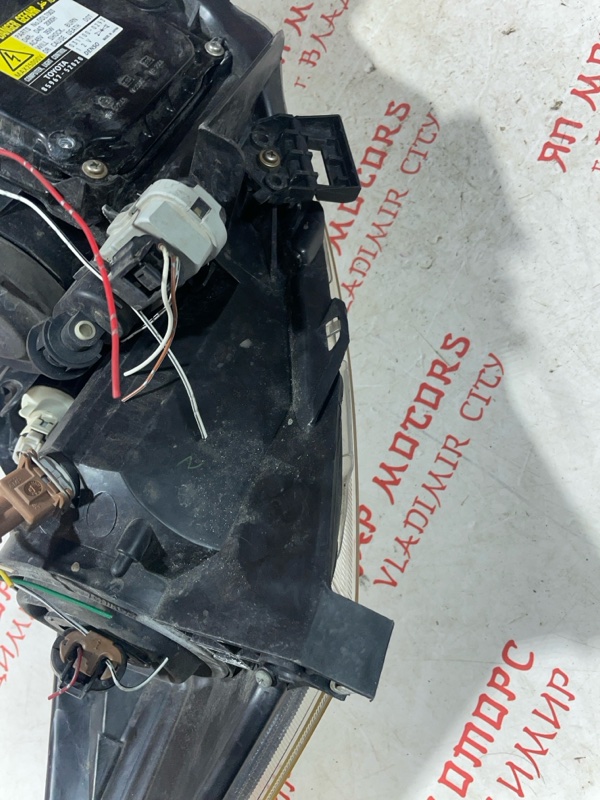 Фара ксеноновая, 13000 рублей, Владимир