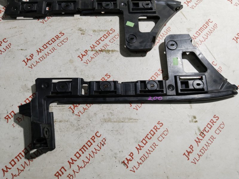 Крепление бампера, 1000 рублей, Владимир