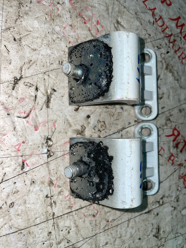 Петля двери багажника, 1000 рублей, Владимир