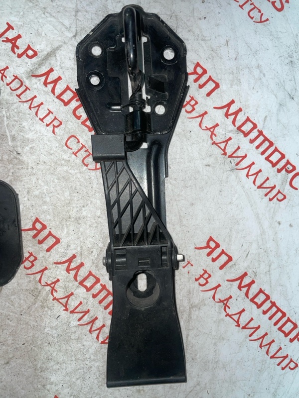 Замок капота, 2000 рублей, Владимир