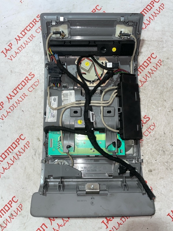 Плафон подсветки салона, 2000 рублей, Владимир