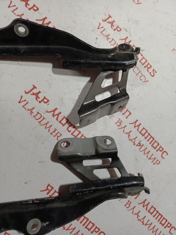 Петля капота, 2000 рублей, Владимир