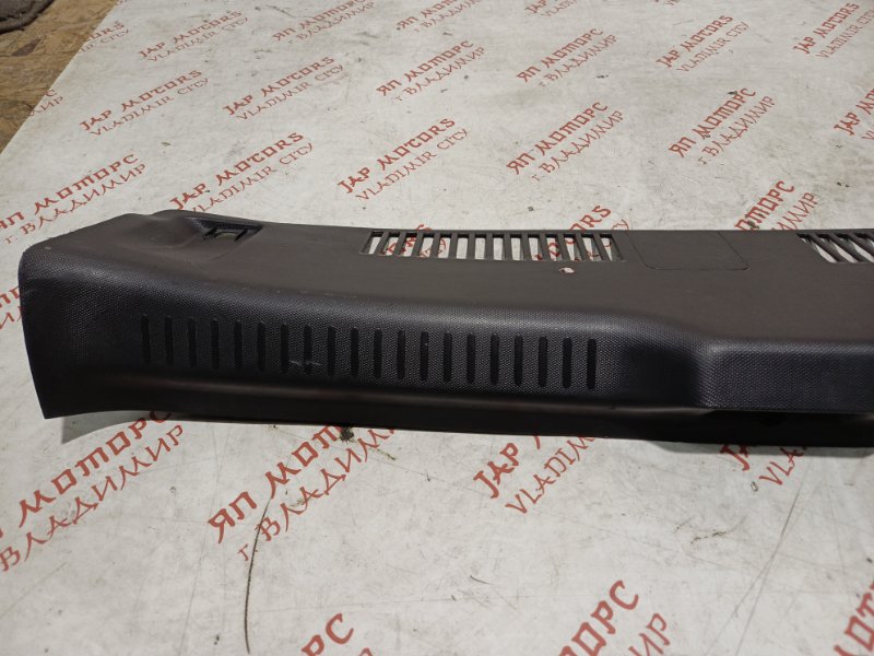 Накладка замка багажника, 2500 рублей, Владимир