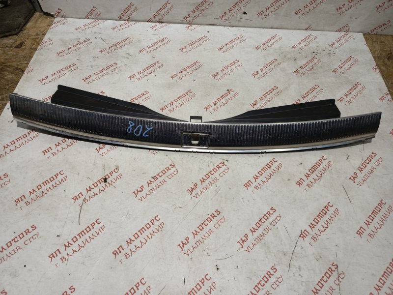 Накладка замка багажника, 2500 рублей, Владимир