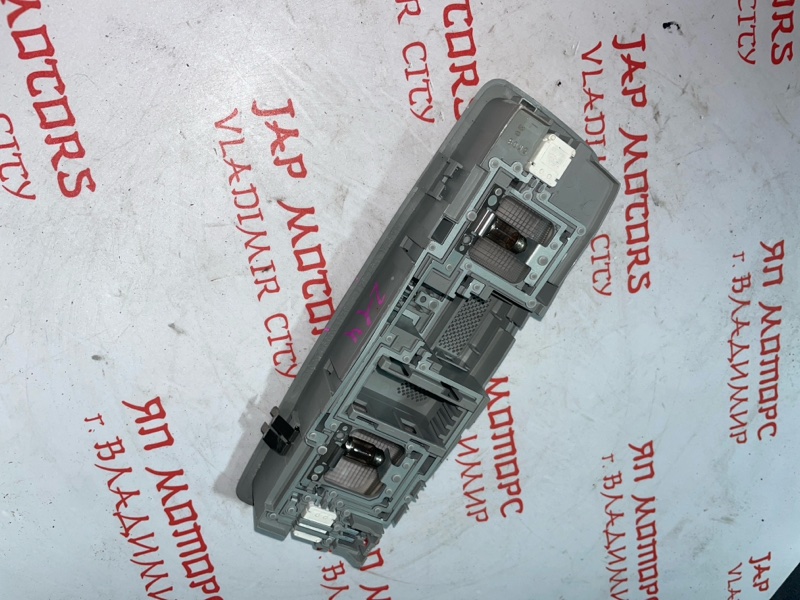 Плафон подсветки салона, 1000 рублей, Владимир