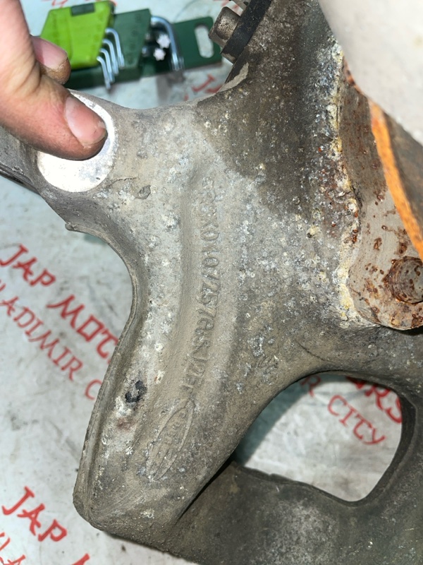 Кулак поворотный, 13500 рублей, Владимир