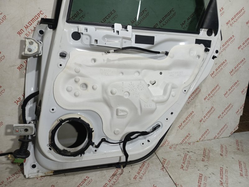 Дверь боковая, 15000 рублей, Владимир