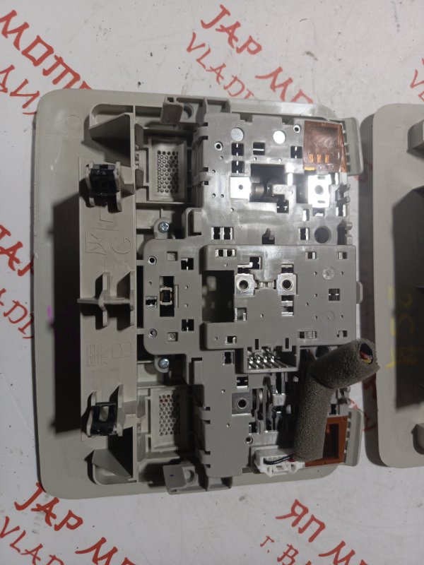 Плафон подсветки салона, 2000 рублей, Владимир